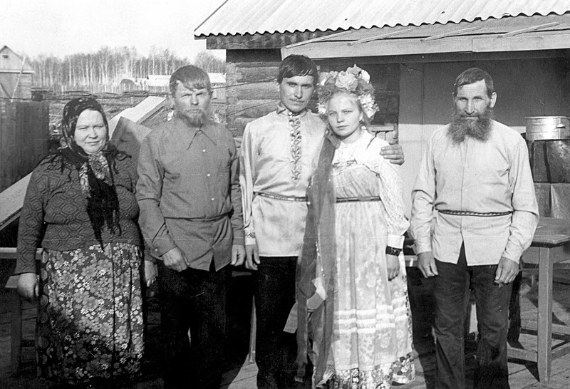 Файл:Деревенская свадьба. п. Березовый, Хабаровский край. 1970-е гг..jpg